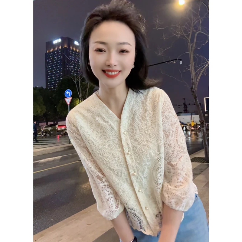 欧若新中式V领女士蕾丝衬衫新款春装轻奢高级感气质显瘦上衣25040