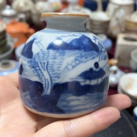 粉彩手把件鼻烟壶