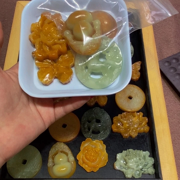 蛇纹石玉未镶嵌颈饰玉*26