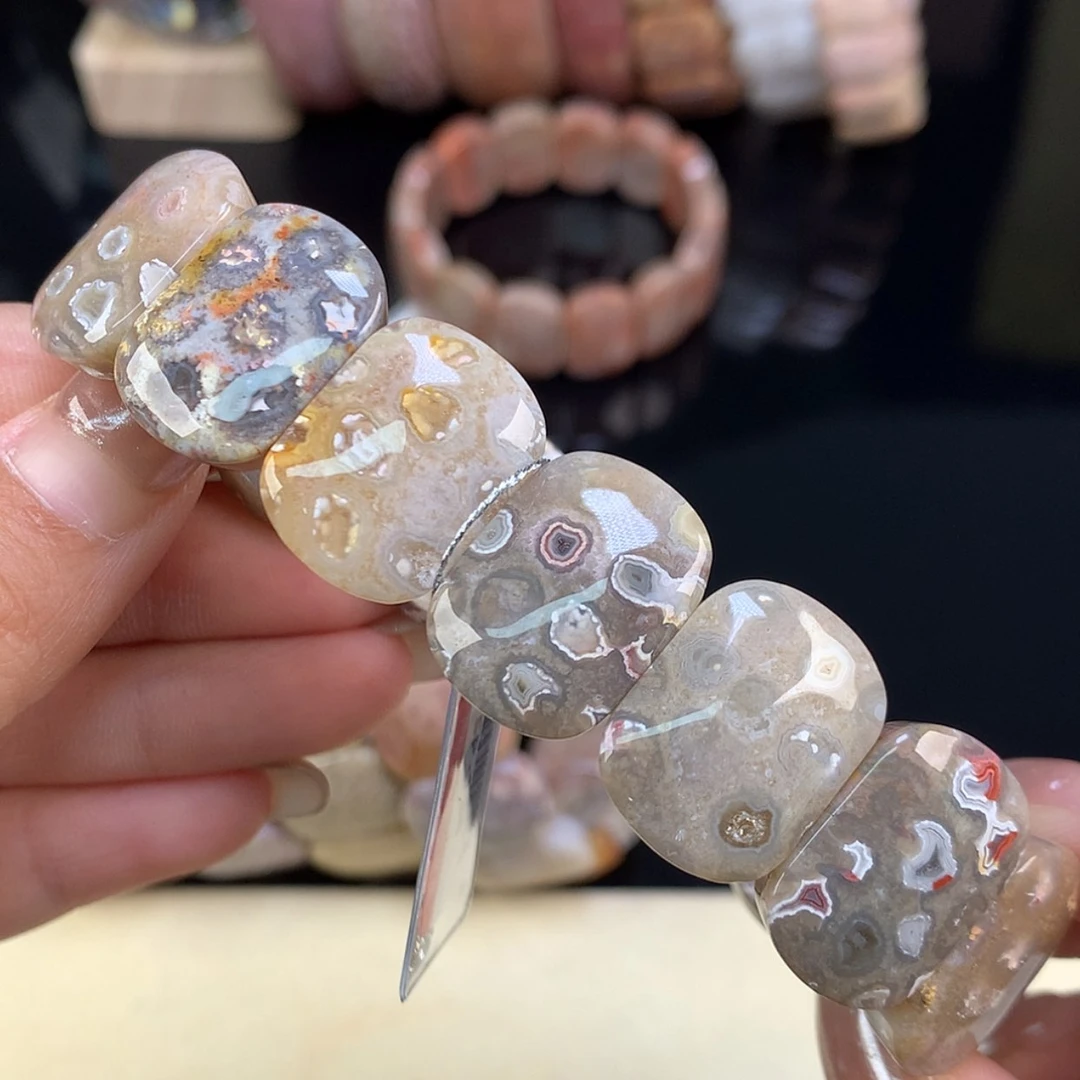 【闪购商品】颈饰未镶嵌硅化珊瑚（珊瑚玉）上新手牌24号