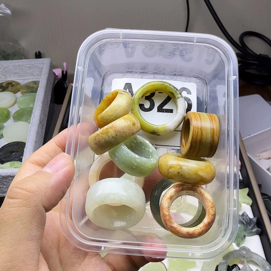 蛇纹石玉合金颈饰