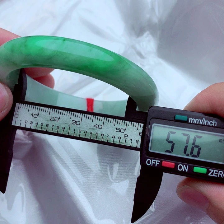 翡翠手镯未镶嵌a货