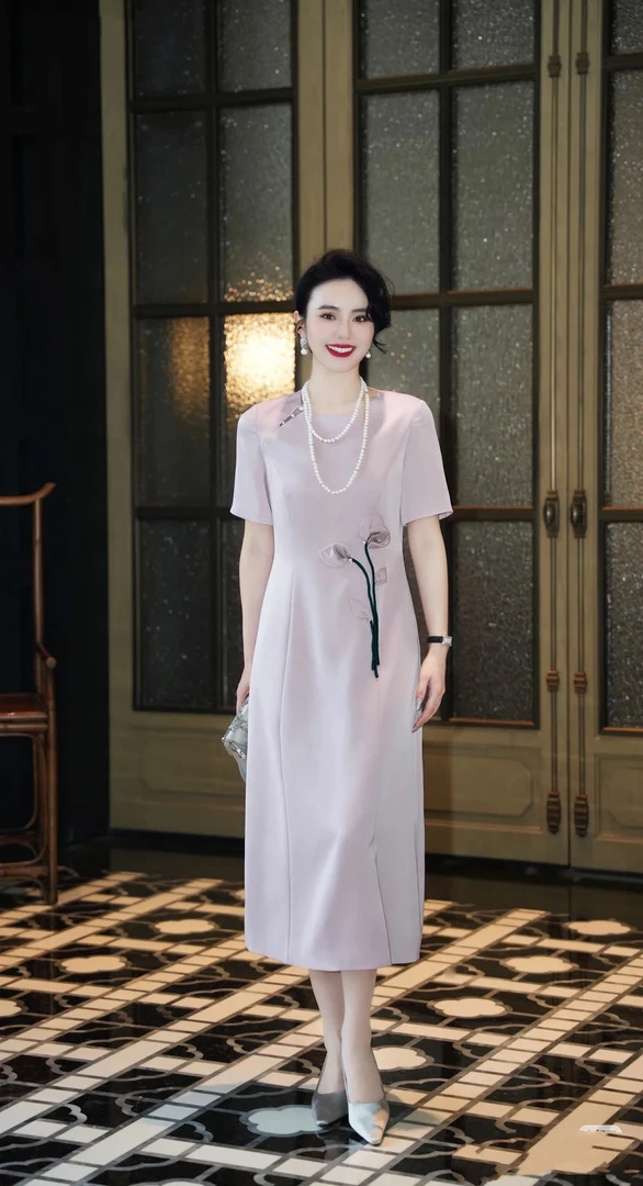 【醋酸】歌2025夏季新款专选优雅紫罗兰连衣裙