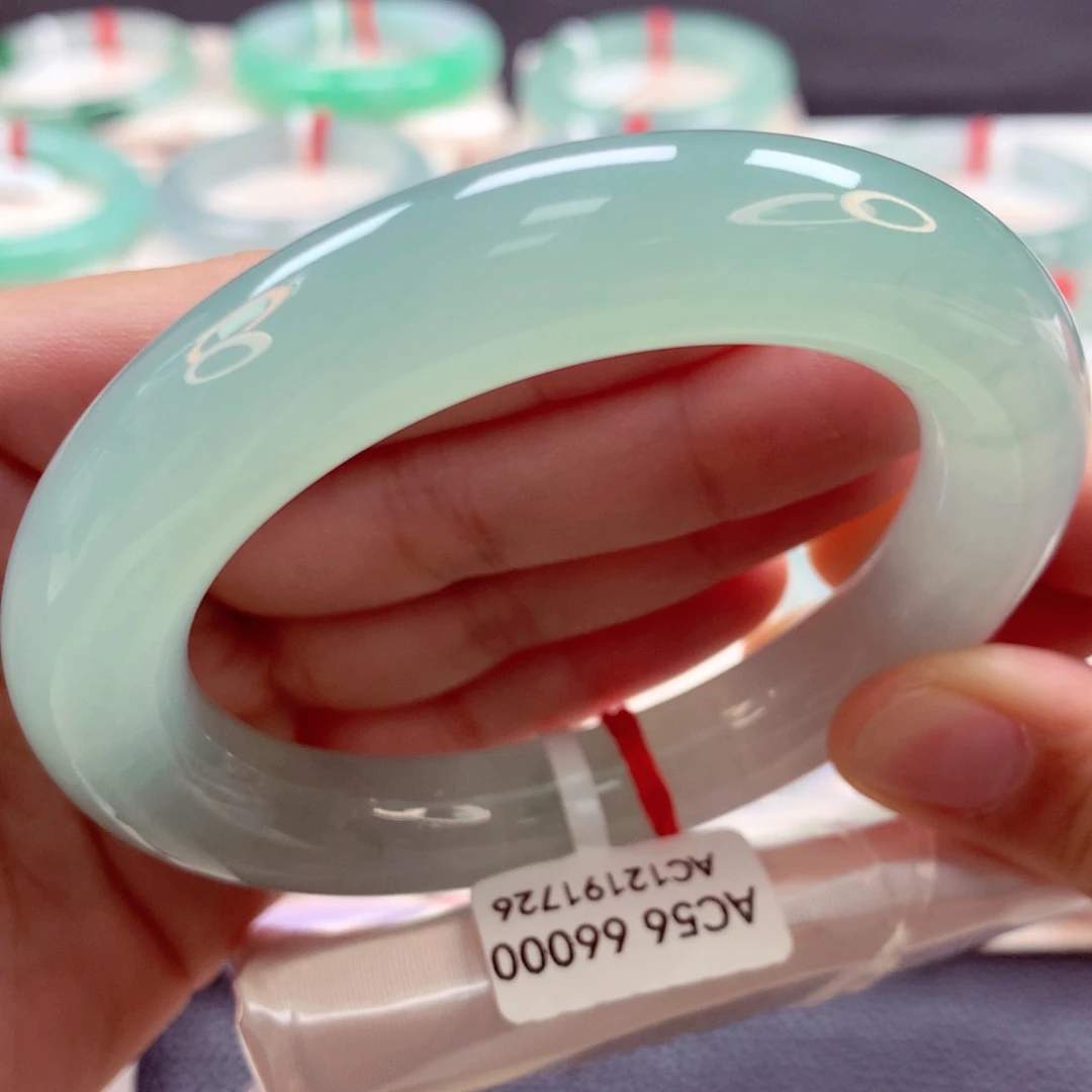 翡翠手镯未镶嵌不****名分单99