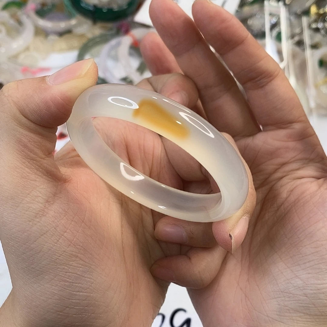 玛瑙/玉髓未镶嵌手镯A343。52.8圈