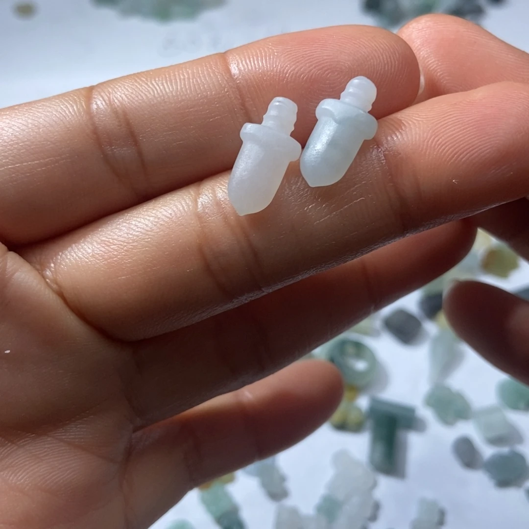 定制翡翠未镶嵌翡翠15.8*7.0*4.6