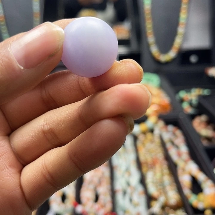 翡翠未镶嵌颈饰珠子