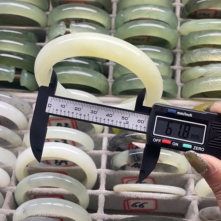 蛇纹石玉未镶嵌手镯66