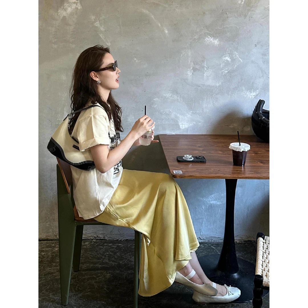 圆领字母印花短袖T恤女夏季甜酷宽松休闲百搭上衣+包臀缎面半身裙