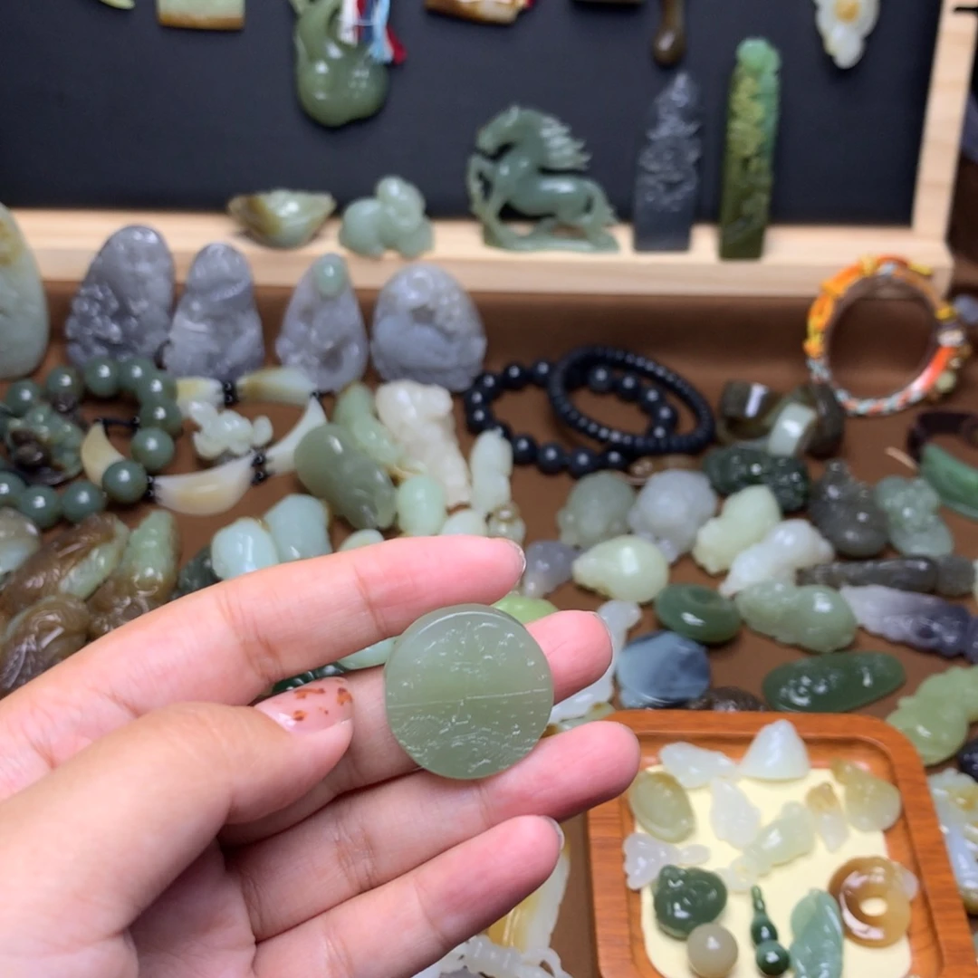 和田玉未镶嵌挂件