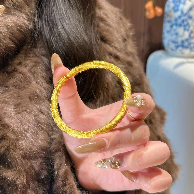 铜合金手镯 古法鎏金錾刻花开富贵牡丹花纹开口手镯