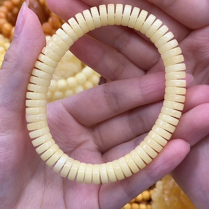 蜜蜡未镶嵌珠宝奇石