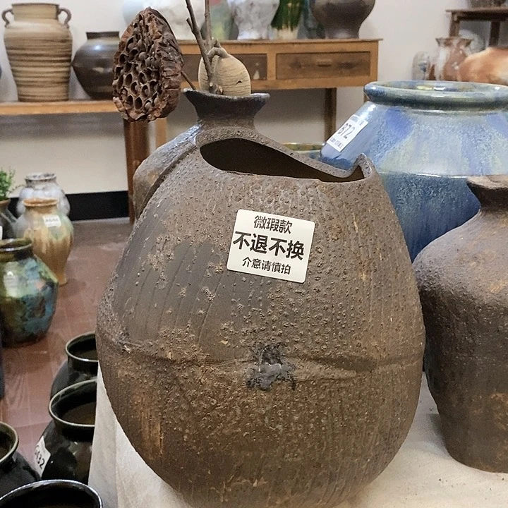 瓶景德镇陶瓷。景德镇陶瓷