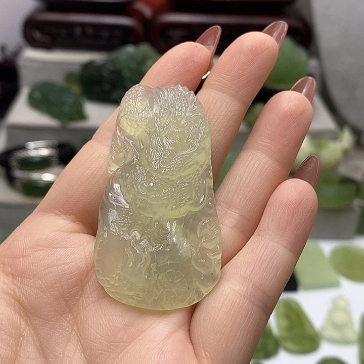 未镶嵌蛇纹石玉挂件