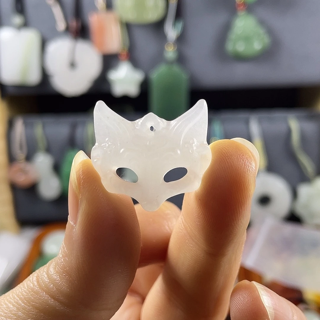石英质玉（金丝玉）未镶嵌颈饰