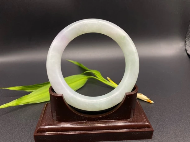 紫底飘花胖圆条手镯