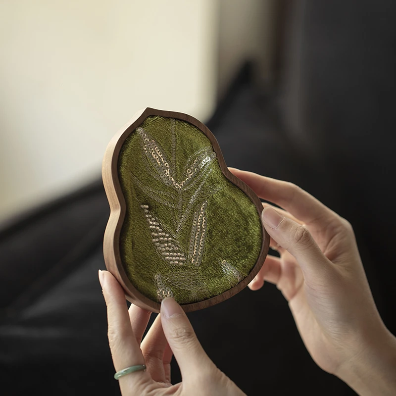 QB00591+木盘 丝绒葫芦垫-绿竹(12*10)+木盘