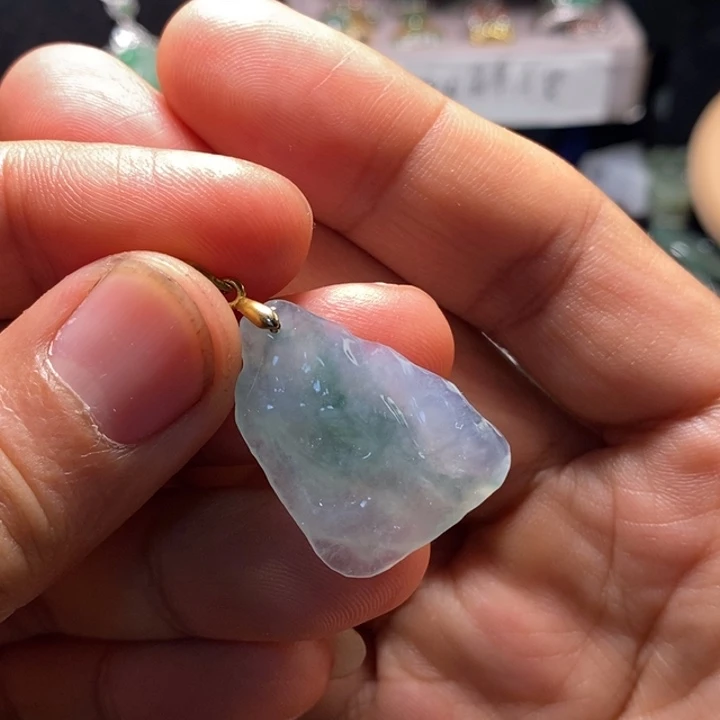 翡翠未镶嵌颈饰天然缅甸翡翠A货冰胶随形吊坠