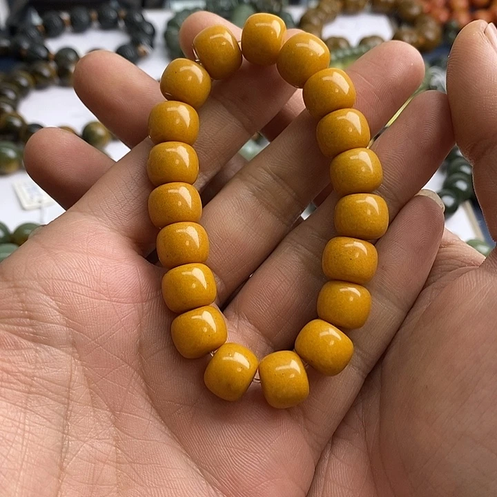 未镶嵌透闪石质玉珠宝奇石