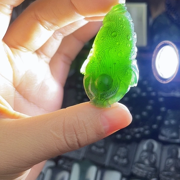 蛇纹石玉未镶嵌挂件泰山玉金蟾