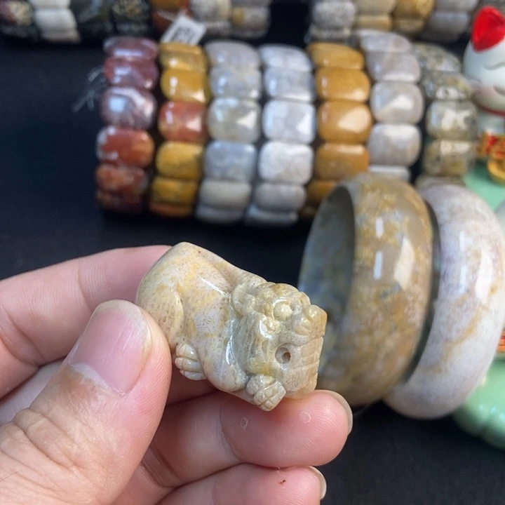 硅化珊瑚（珊瑚玉）手链未镶嵌