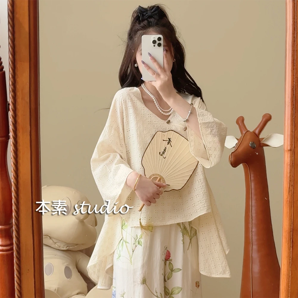 云岚Y2973镂空刺绣不规则下摆V领衬衫