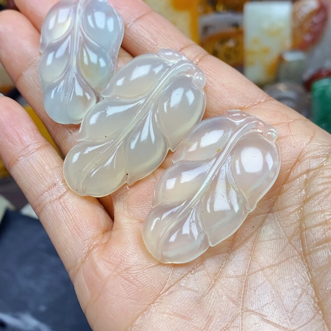 石英质玉（黄龙玉）颈饰未镶嵌