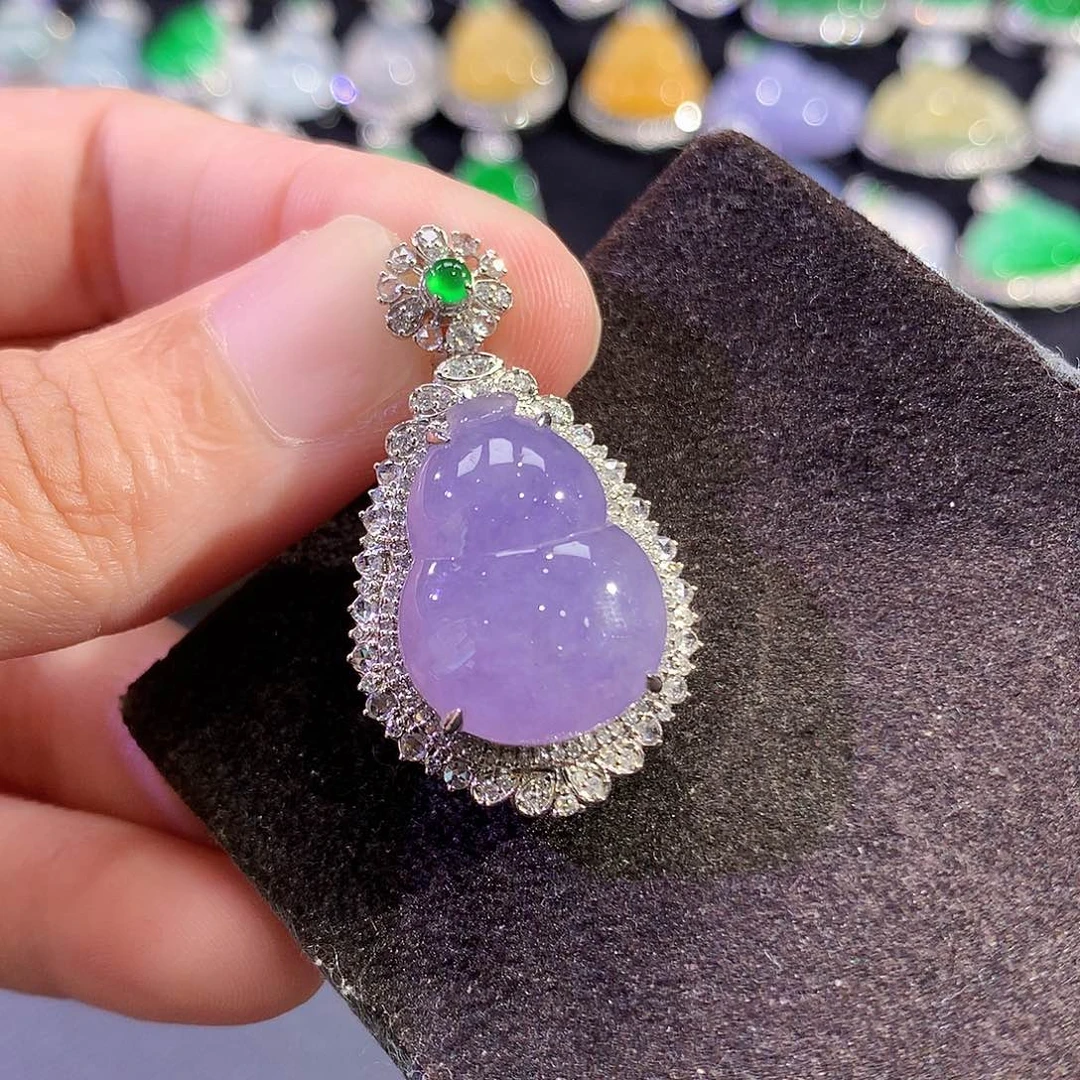 翡翠18K金镶嵌吊坠(赠链)