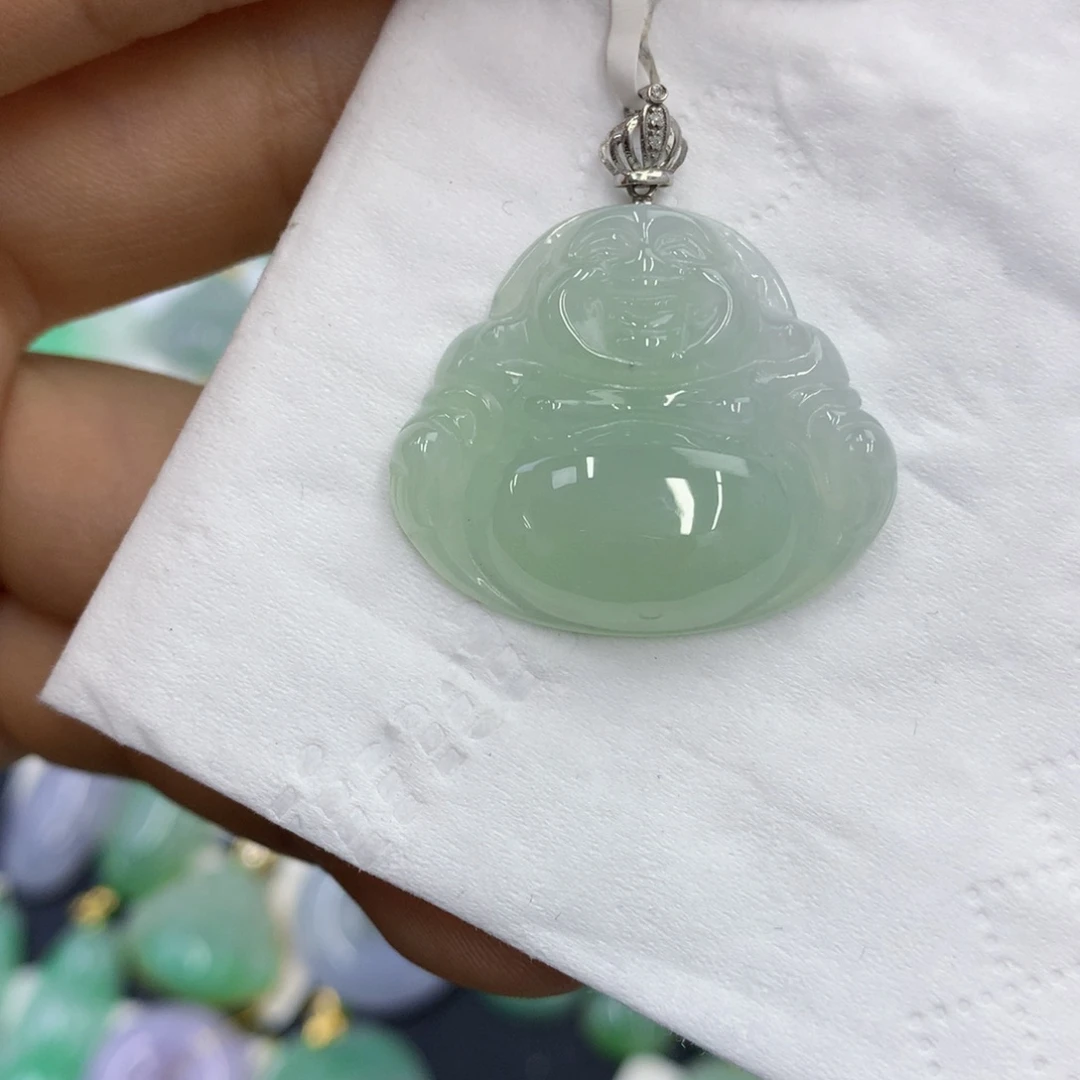 翡翠18K金镶嵌颈饰翡翠