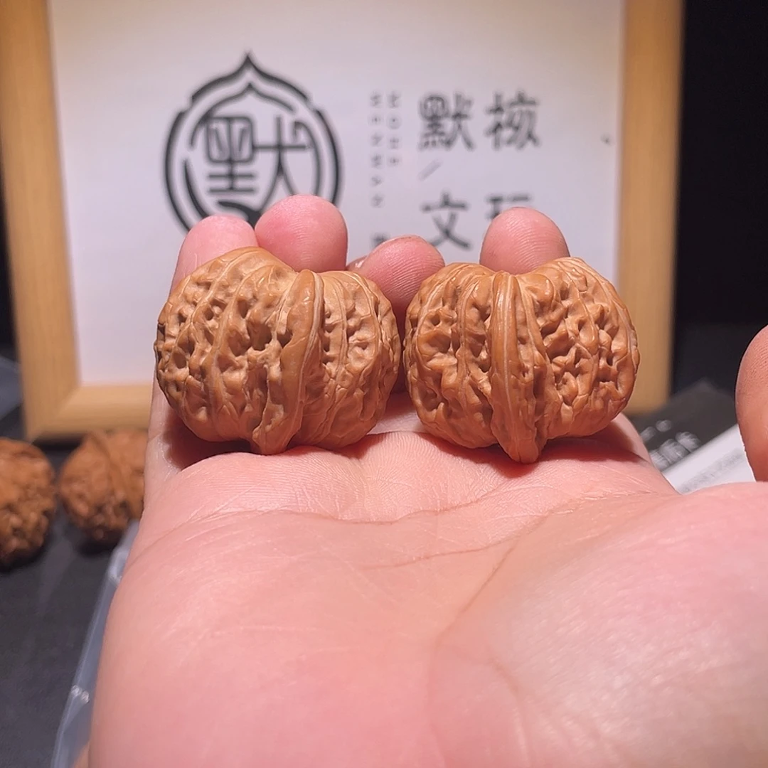 文玩核桃把件36全品汉高楼