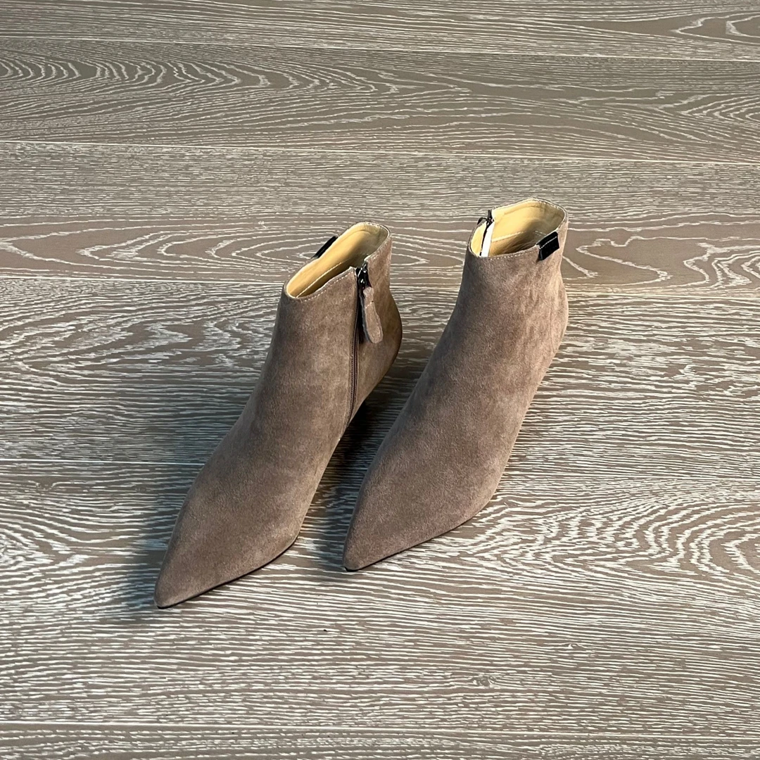 6CM牛翻皮高跟秋细跟低跟靴子靴子冬季跟鞋套筒尖头气质短靴女鞋