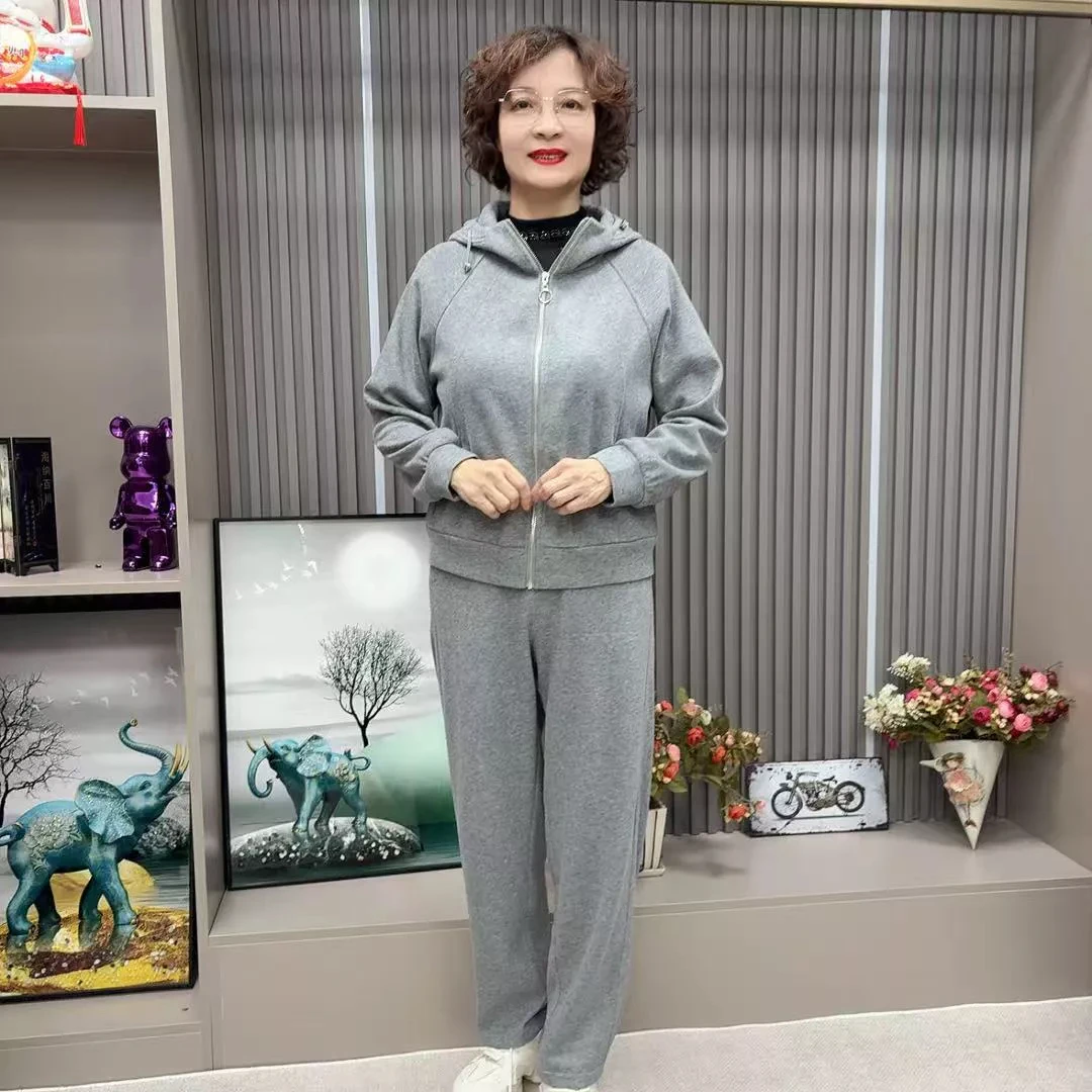 【LU-JIE A808】秋季新品妈妈装中老年休闲运动纯色减龄舒适套装