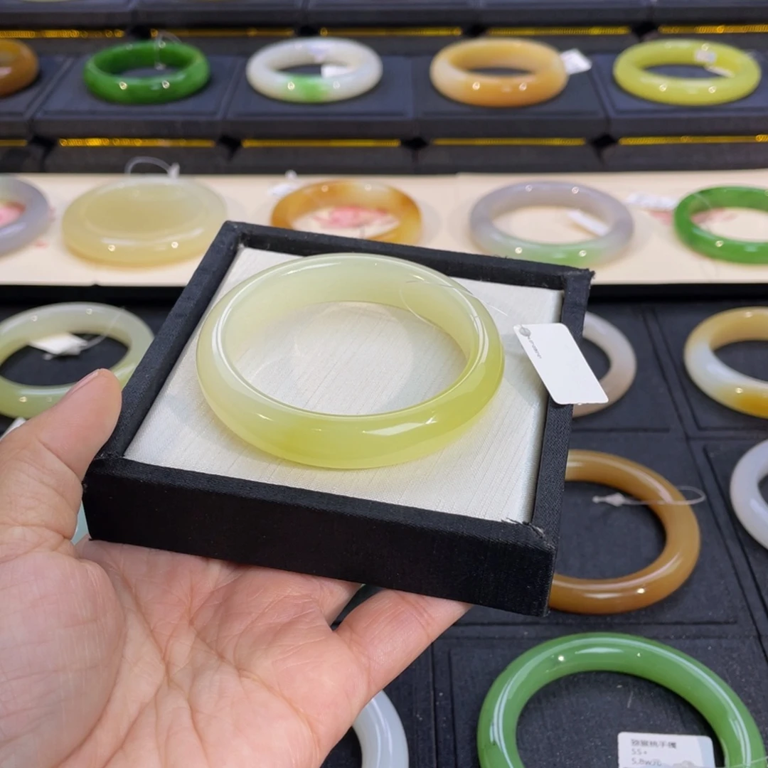 和田玉未镶嵌手镯黄口渐变55