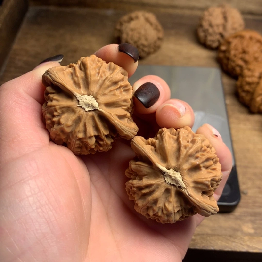 【闪购商品】文玩核桃吊坠?**哥宫灯补货