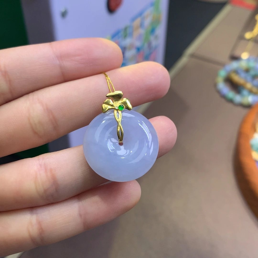 翡翠18K金镶嵌颈饰翡翠