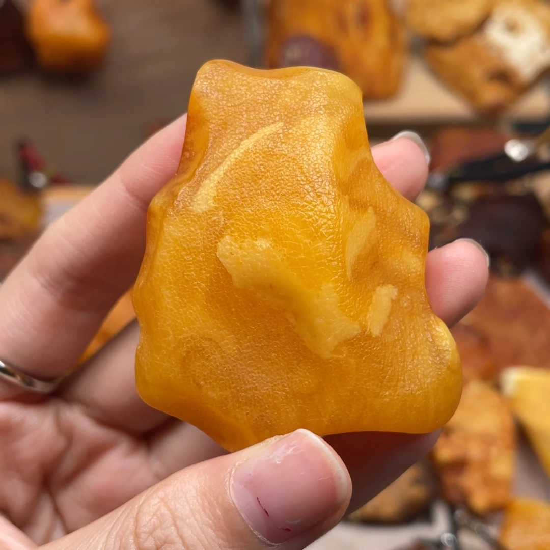 琥珀未镶嵌珠宝奇石