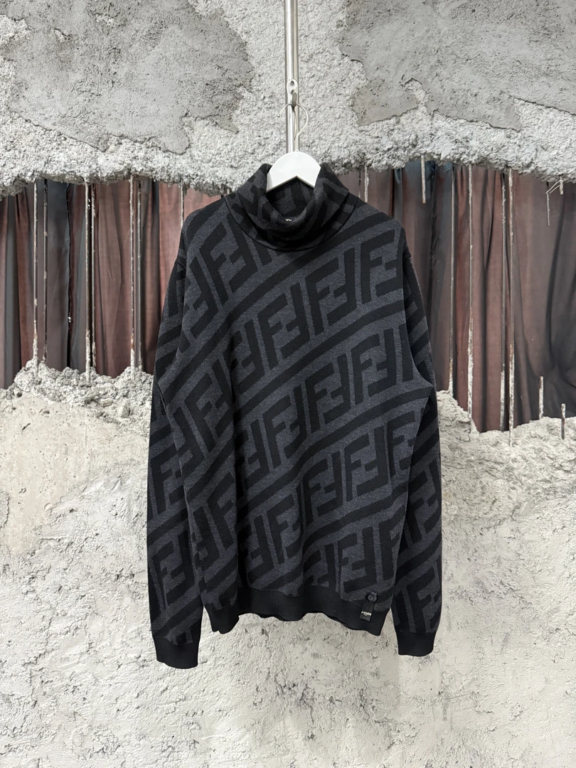 99新 FENDI/芬迪 满印高领毛衣/50码