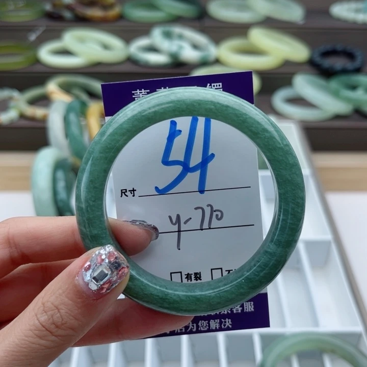 蛇纹石玉手镯未镶嵌