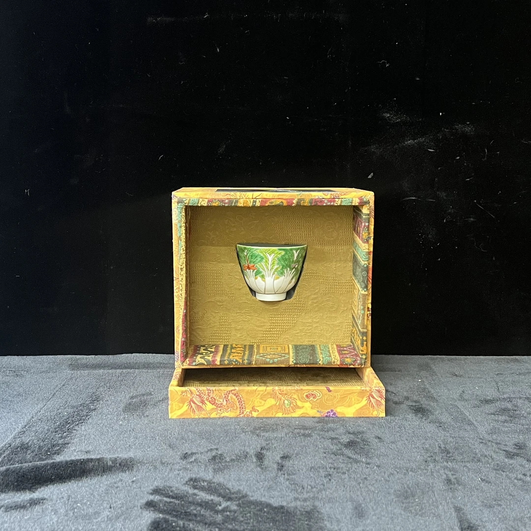 【闪购商品】P1 清同治粉彩白菜白财主人杯.