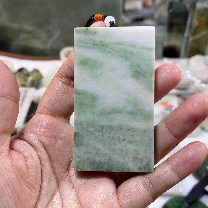 独山玉未镶嵌颈饰
