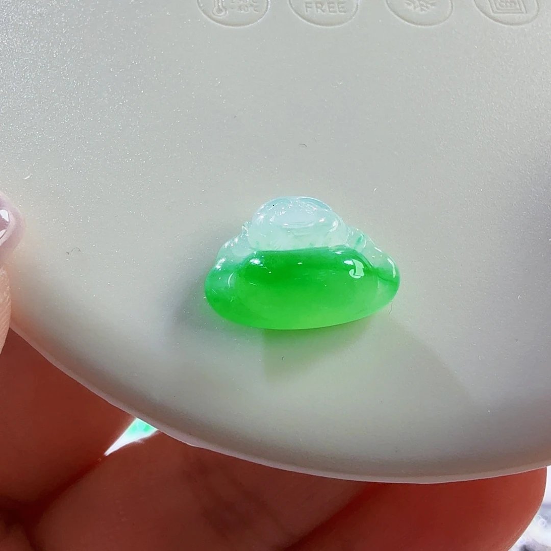 翡翠未镶嵌颈饰裸石