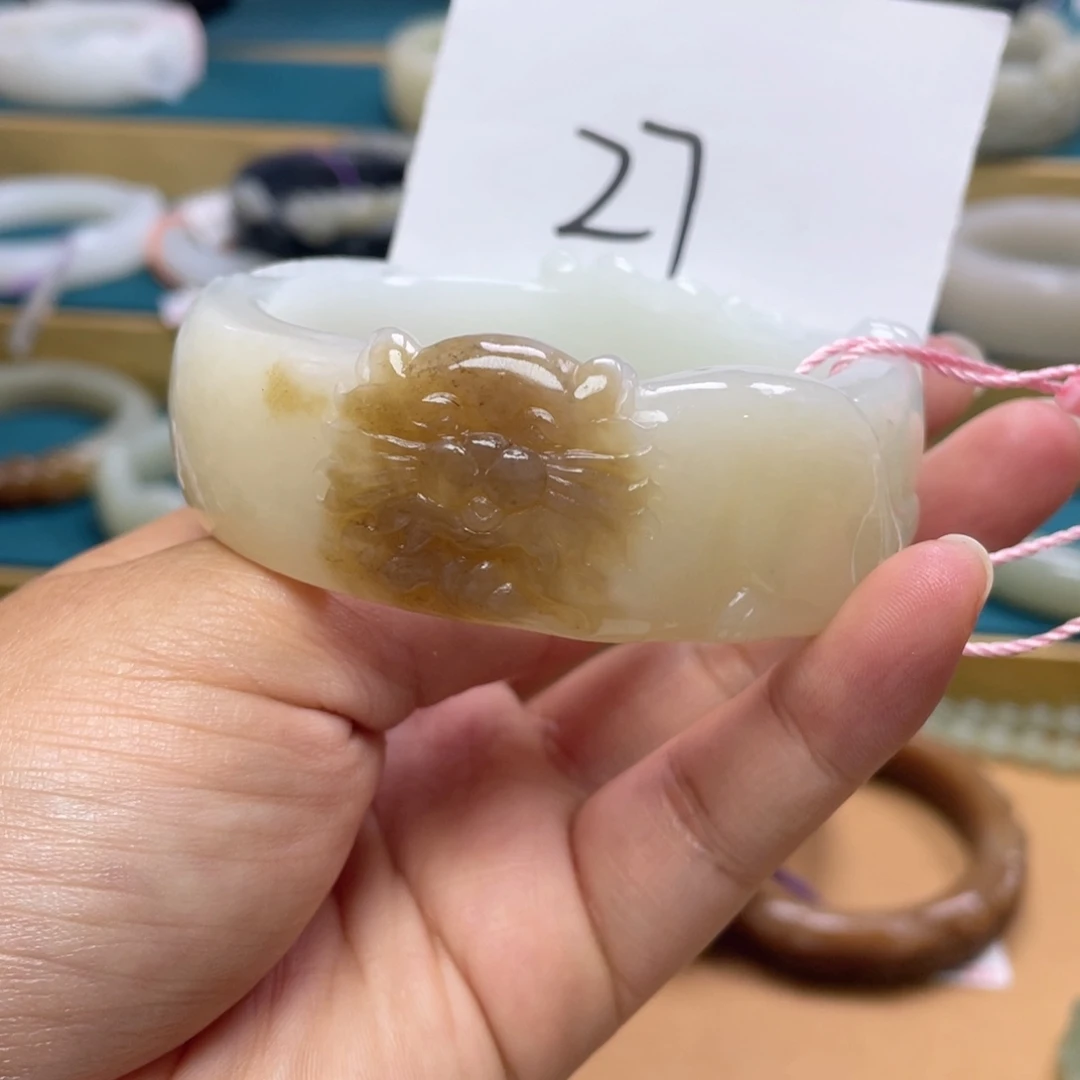 和田玉手镯未镶嵌