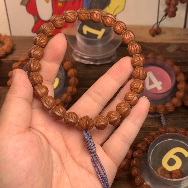 桃核吊坠11玉龙脊手持