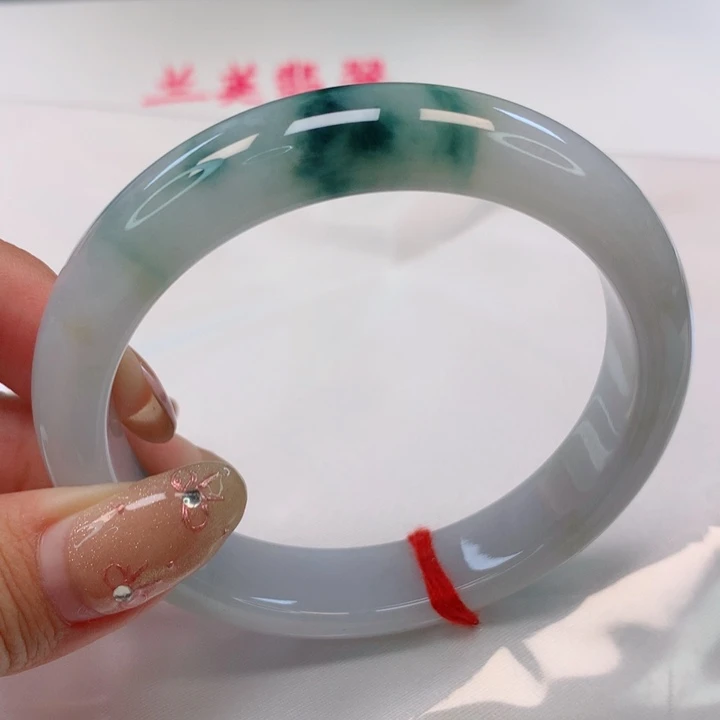 翡翠手镯未镶嵌57圈