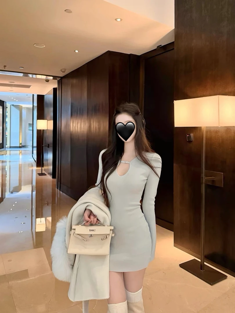 挖空设计感气质长袖连衣裙女秋冬时尚性感针织收腰显瘦包臀短裙
