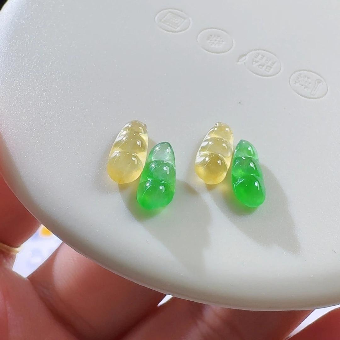 翡翠未镶嵌颈饰裸石