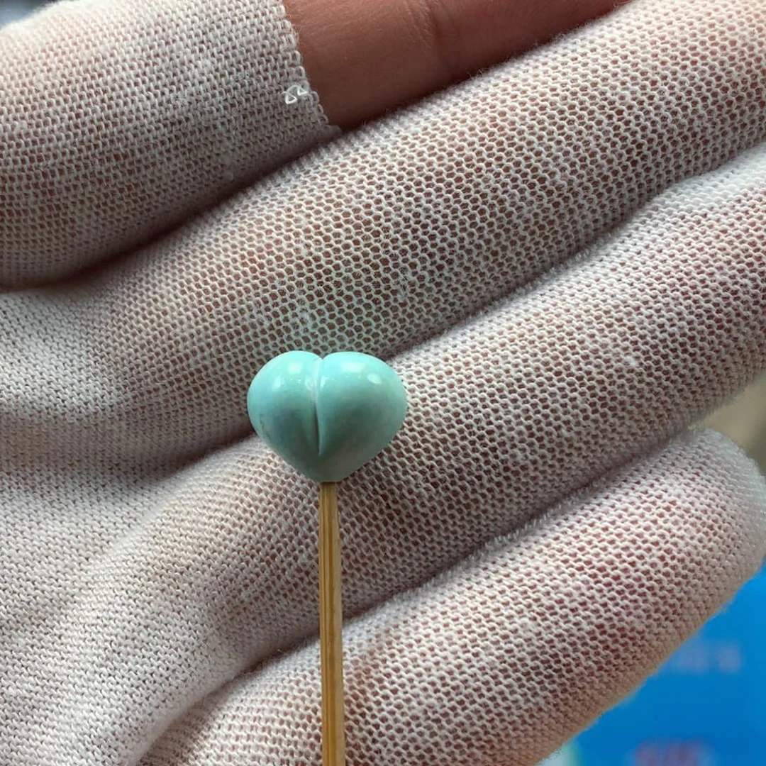 绿松石未镶嵌挂件