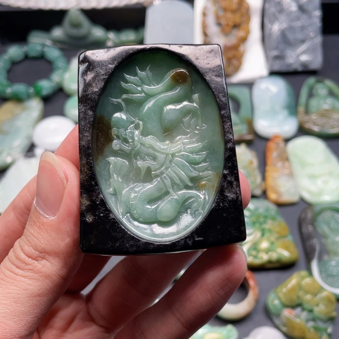 颈饰未镶嵌翡翠审**度翡翠