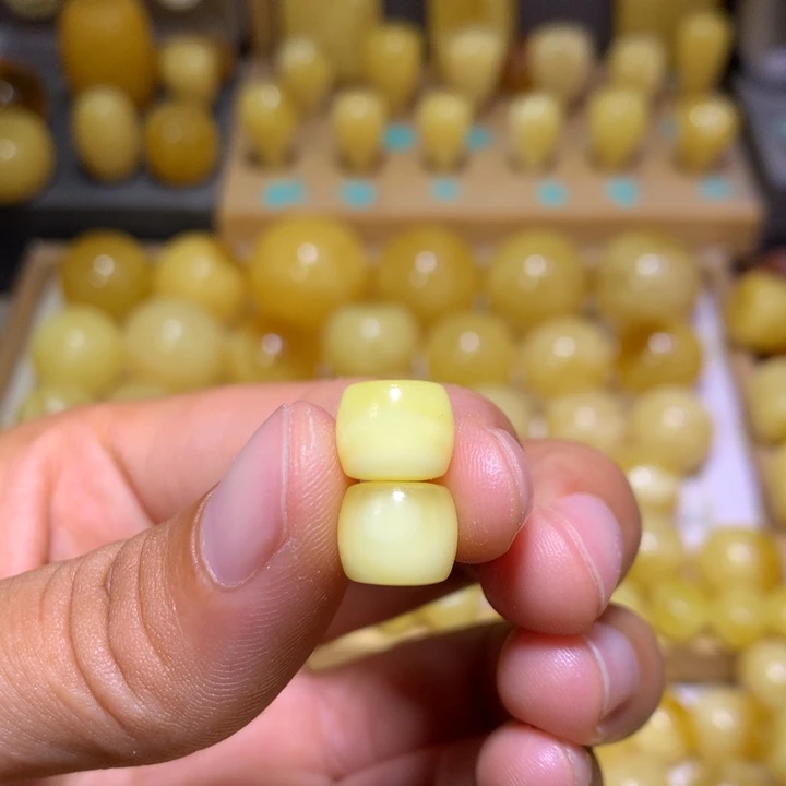 未镶嵌蜜蜡裸石天然俄料金白妖花精工直切9.5