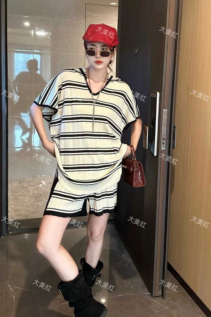 【2025新款】V领连帽杏色条纹套装时尚休闲百搭夏季减龄宽松套装